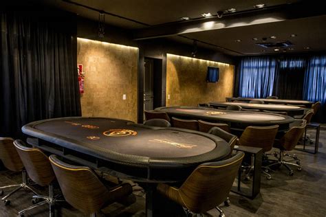 A Casa De Poker Cena Quente
