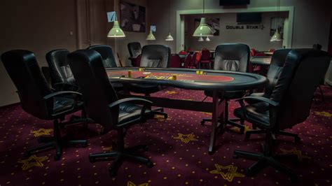 Clube De 52 Sala De Poker