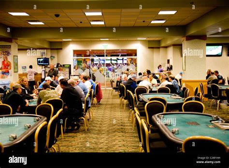 Daytona Beach Kennel Club E Uma Sala De Poker De Emprego