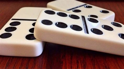 Domino Poker