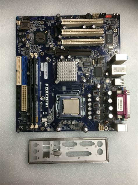 Foxconn N15235 Slots