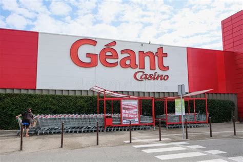 Geant Casino Arles 1 Mai