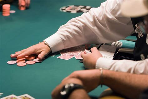 Kako Se Igra Poker Na Aparatima