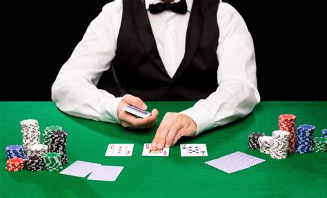 Krupier Poker Plat
