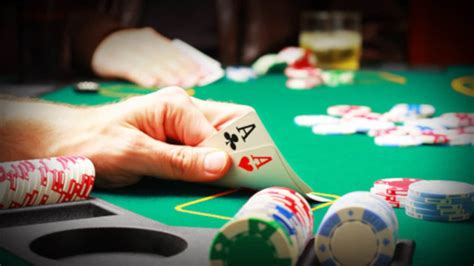 Leste Da Baia De Poker Sociedade