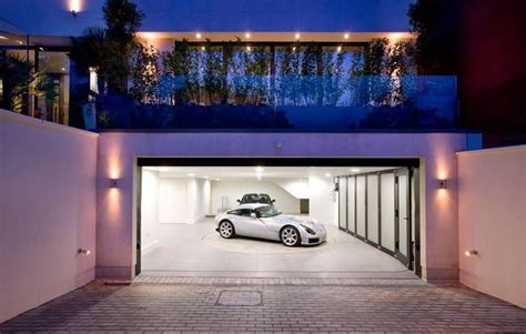 Luxury Garage Bwin