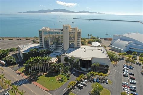 O Casino Jupiters Townsville Piscina