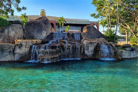 O Cassino De Palmas De Suites Com Piscina