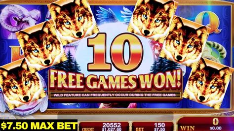 Play Golden Wolves Slot