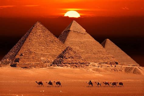 Pyramids Of Giza Betsul
