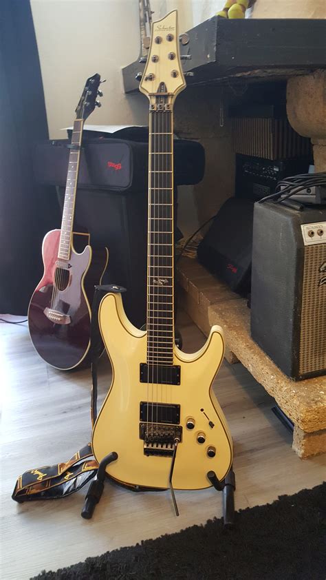 Schecter Hellraiser C 1 Vs Blackjack Atx