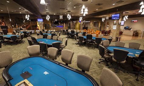 Tubarao Do Poker Club De Winnipeg